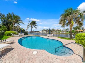 1043 Hillsboro Mile 17c, Hillsboro Beach FL 33062