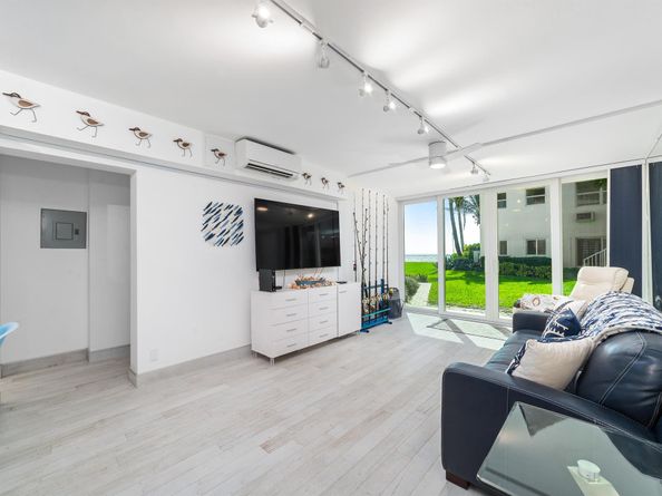 1043 Hillsboro Mile 17c, Hillsboro Beach FL 33062