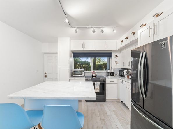 1043 Hillsboro Mile 17c, Hillsboro Beach FL 33062