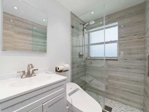 1043 Hillsboro Mile 17c, Hillsboro Beach FL 33062