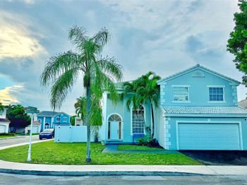 621 Lakeshore Ter