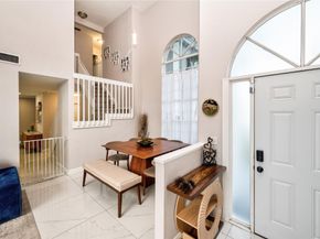 621 Lakeshore Ter, Davie FL 33325