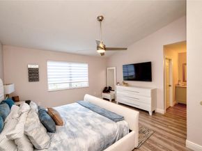 621 Lakeshore Ter, Davie FL 33325