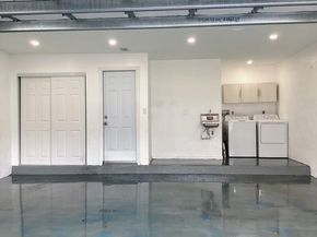 621 Lakeshore Ter, Davie FL 33325