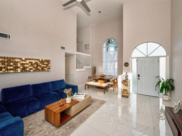 621 Lakeshore Ter, Davie FL 33325