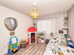 621 Lakeshore Ter, Davie FL 33325