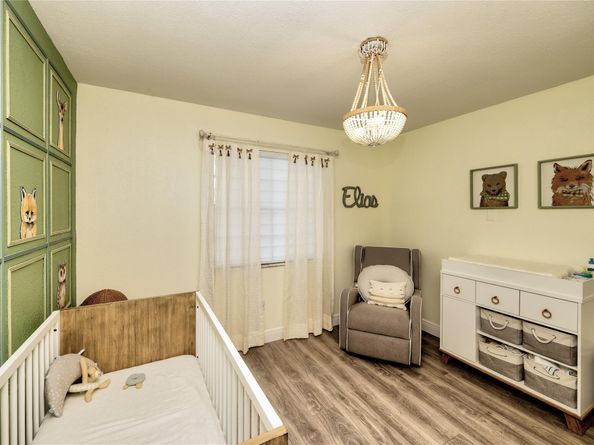 621 Lakeshore Ter, Davie FL 33325