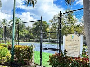 5025 Wiles Road 107, Coconut Creek FL 33073