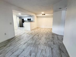 5025 Wiles Road 107, Coconut Creek FL 33073