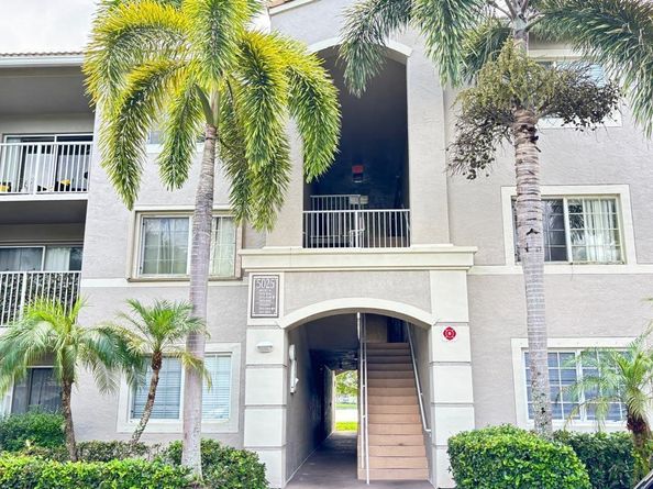 5025 Wiles Road 107, Coconut Creek FL 33073