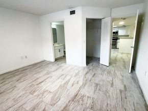 5025 Wiles Road 107, Coconut Creek FL 33073