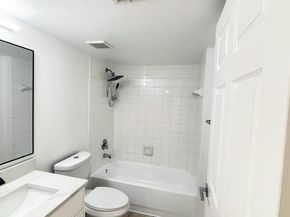 5025 Wiles Road 107, Coconut Creek FL 33073
