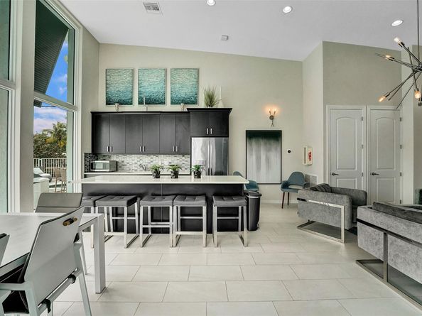 2900 NE 12th Ter 19, Oakland Park FL 33334