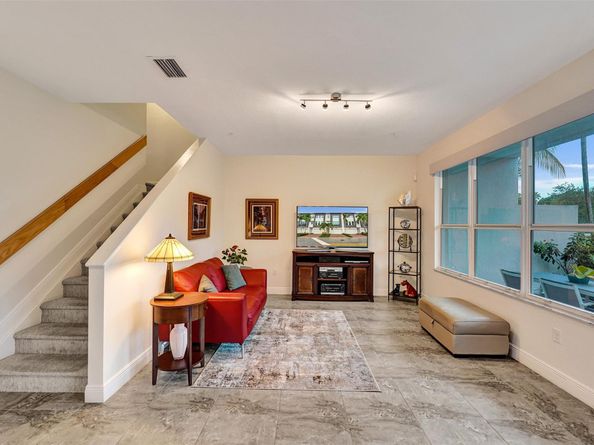 2900 NE 12th Ter 19, Oakland Park FL 33334