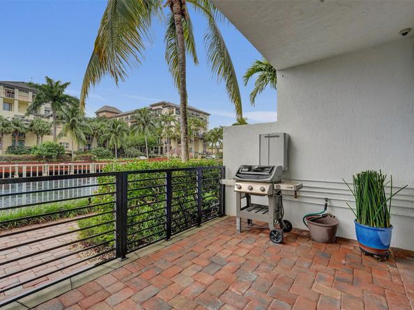 2900 NE 12th Ter 19, Oakland Park FL 33334