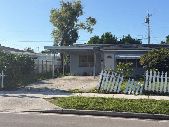 1005 12th Avenue S, Lake Worth Beach FL 33460