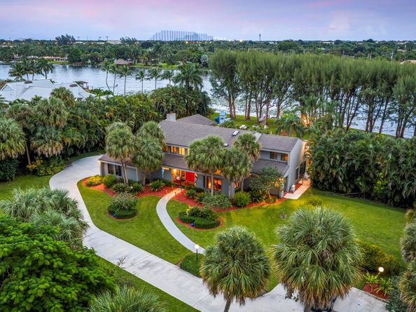 7420 W Lake Drive, Lake Clarke Shores FL 33406
