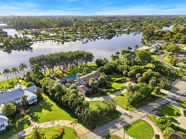 7420 W Lake Drive, Lake Clarke Shores FL 33406