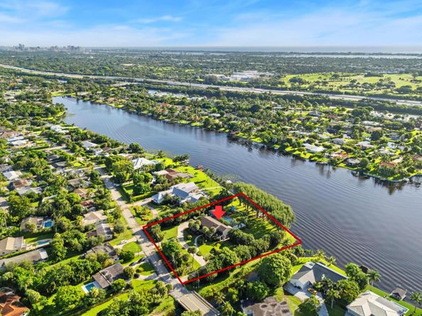 7420 W Lake Drive, Lake Clarke Shores FL 33406