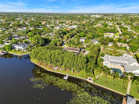 7420 W Lake Drive, Lake Clarke Shores FL 33406