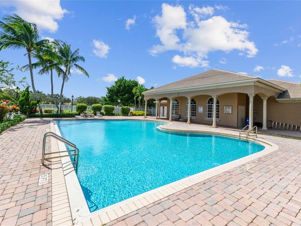 5969 NW 56th Cir, Coral Springs FL 33067