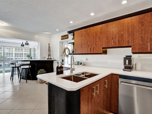 3090 NE 48th St 316, Fort Lauderdale FL 33308