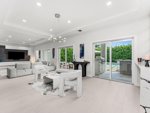 1044 NW 6th Drive, Boca Raton FL 33486