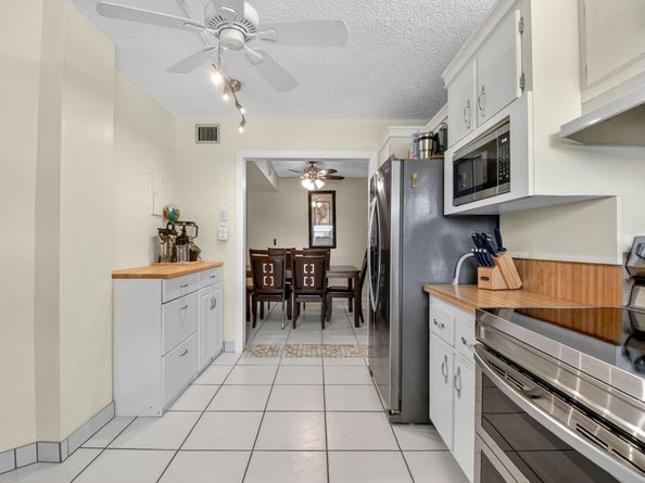 3871 Via Poinciana 404, Lake Worth FL 33467