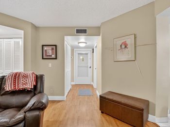 3871 Via Poinciana