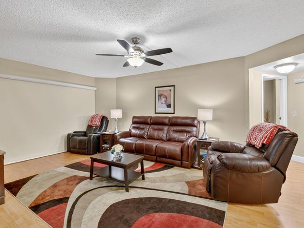 3871 Via Poinciana 404, Lake Worth FL 33467