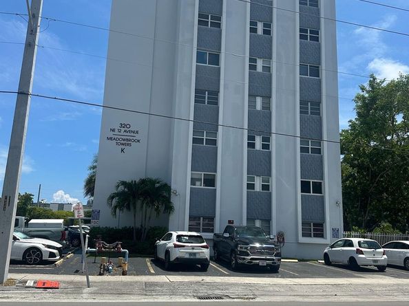 320 NE 12th Ave 408, Hallandale Beach FL 33009