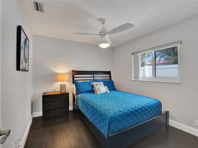 1280 NE 40th St, Oakland Park FL 33334