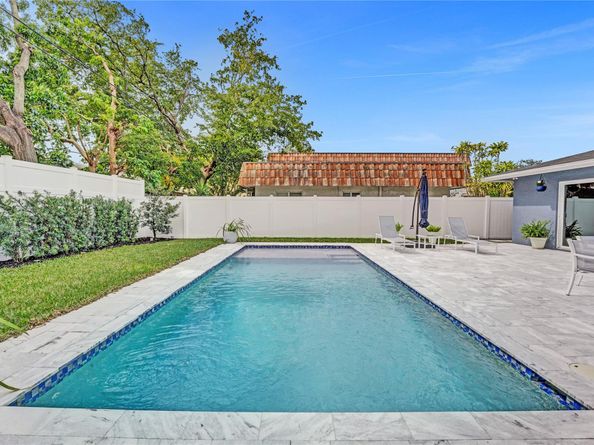1280 NE 40th St, Oakland Park FL 33334