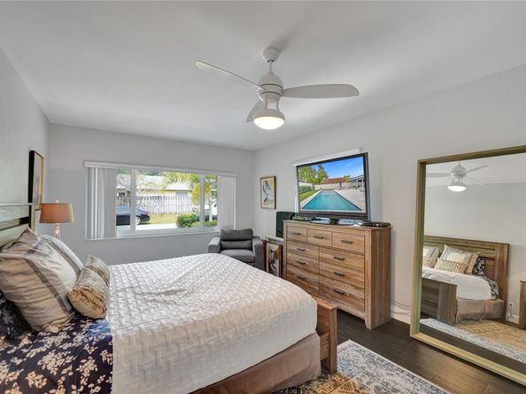 1280 NE 40th St, Oakland Park FL 33334