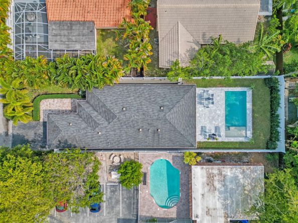 1280 NE 40th St, Oakland Park FL 33334