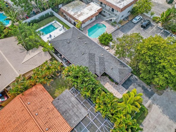 1280 NE 40th St, Oakland Park FL 33334