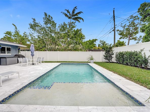1280 NE 40th St, Oakland Park FL 33334