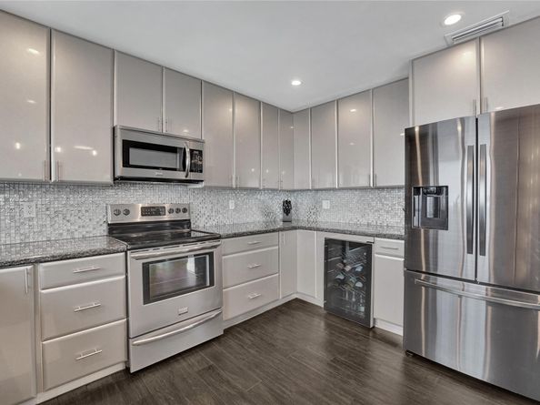 1280 NE 40th St, Oakland Park FL 33334