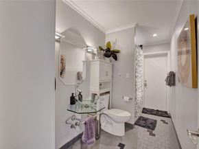1280 NE 40th St, Oakland Park FL 33334