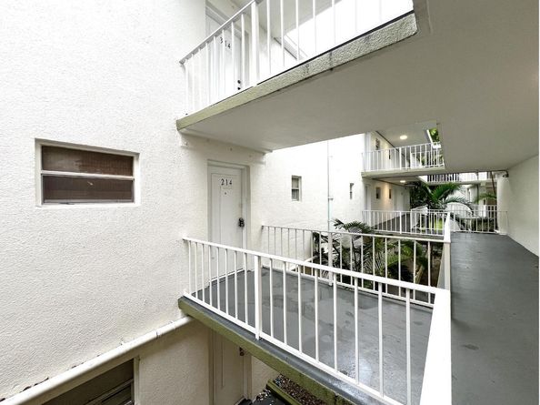 4215 N University Drive 214, Sunrise FL 33351