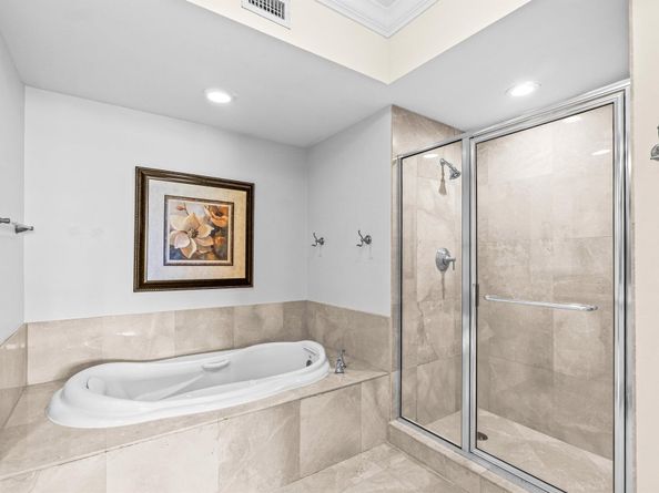 2650 Lake Shore Drive 703, Riviera Beach FL 33404