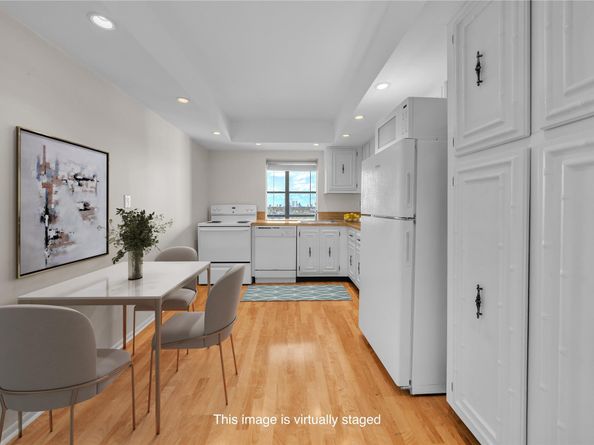 1000 Parkview Dr 925, Hallandale Beach FL 33009