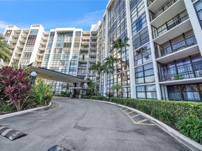 1000 Parkview Dr 925, Hallandale Beach FL 33009