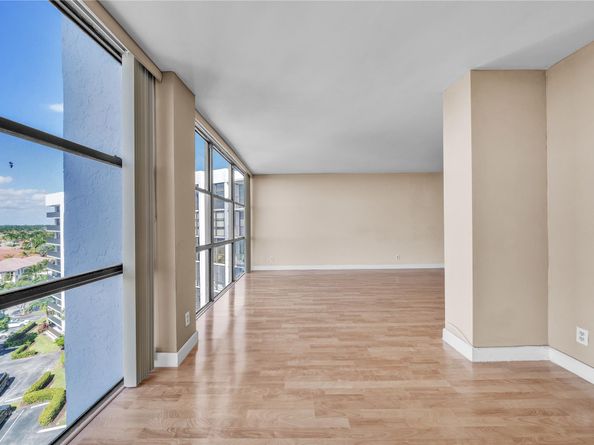 1000 Parkview Dr 925, Hallandale Beach FL 33009