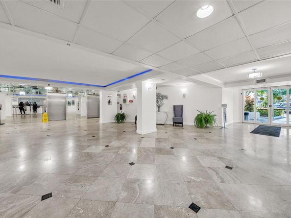 1000 Parkview Dr 925, Hallandale Beach FL 33009