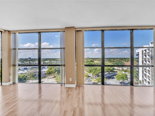 1000 Parkview Dr 925, Hallandale Beach FL 33009