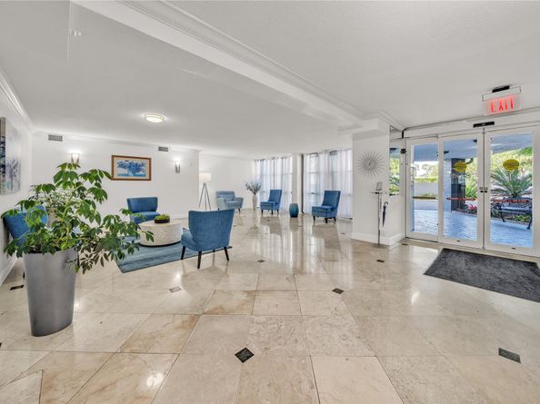 1000 Parkview Dr 925, Hallandale Beach FL 33009