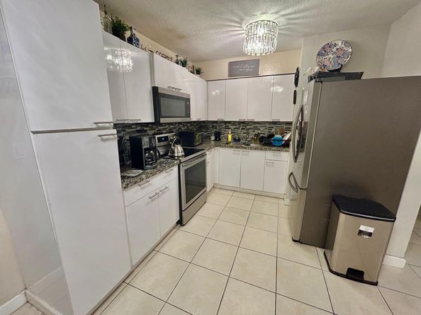 1530 SW 68th Ave, North Lauderdale FL 33068