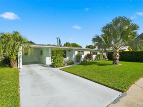 807 W Ocean Ave, Lantana FL 33462