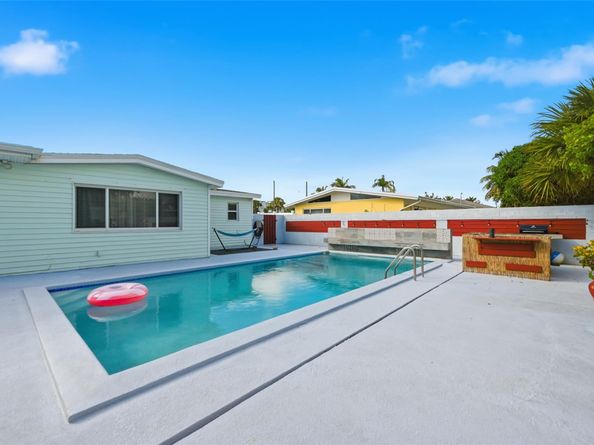 807 W Ocean Ave, Lantana FL 33462